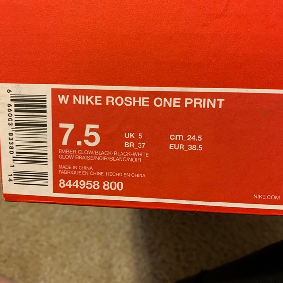 Nike shoes - Picture 4 of 4